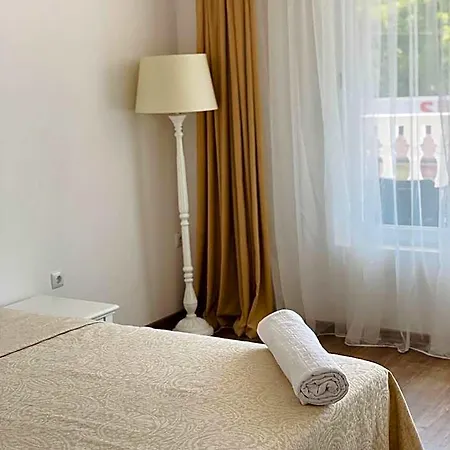 Avenue Hotel 2*