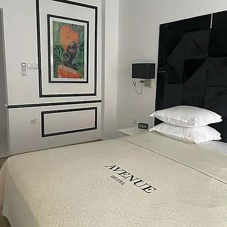 Hotel Avenue 2*