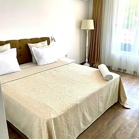 Hotel Avenue 2*